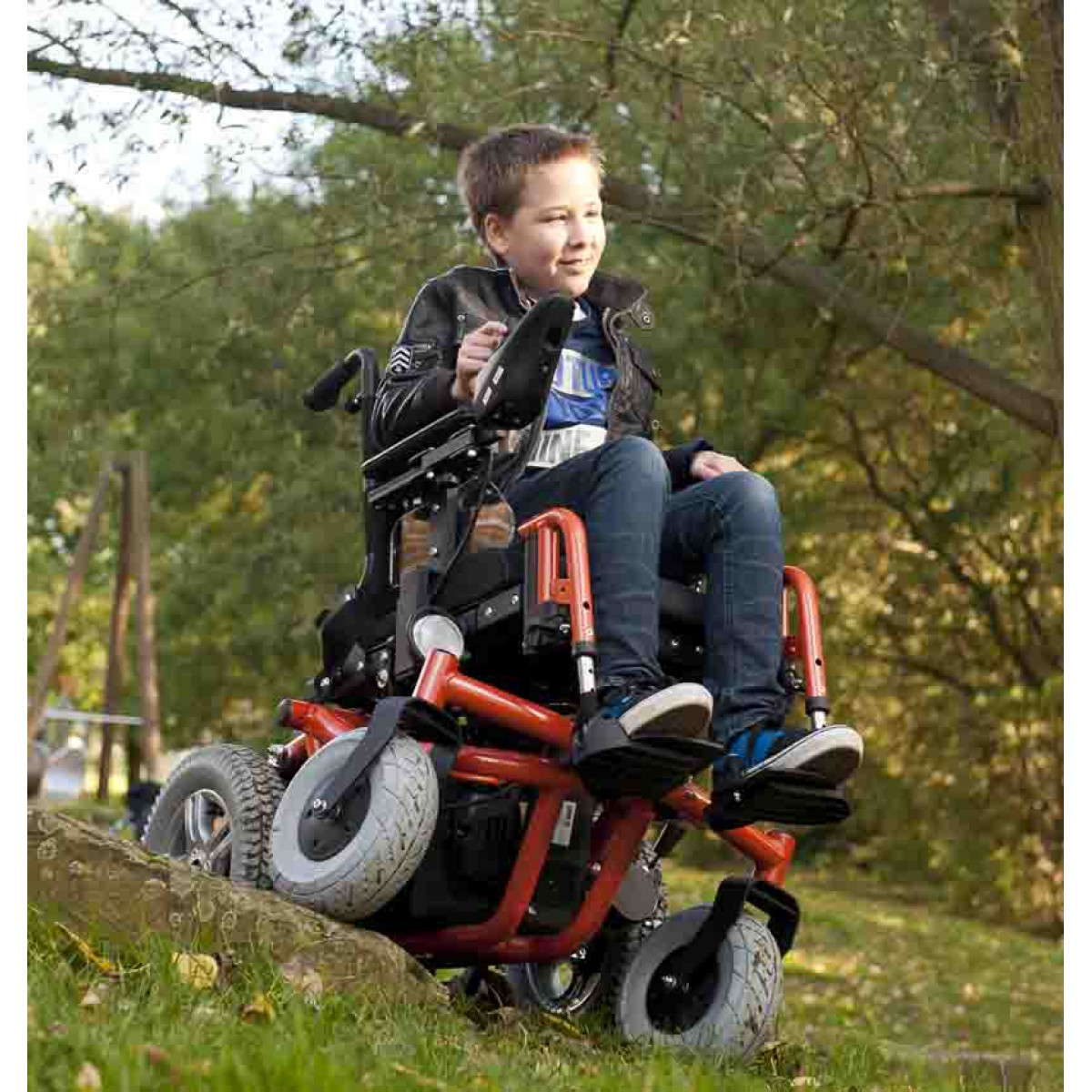 Электронные коляски купить. Инвалидная коляска Vermeiren Forest. Детская кресло-коляска с электроприводом Vermeiren Forest Kids. Инвалидная коляска Форест 3 Бельгия. Коляска с электроприводом для детей с ДЦП.